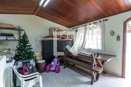 Casa para alugar com 150m², 3 quartos e 2 vagas Casa para alugar com 150m², 3 quartos e 2 vagasSótão