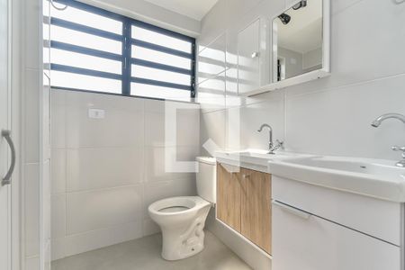 Banheiro de kitnet/studio para alugar com 1 quarto, 42m² em Sé, São Paulo