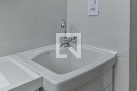 Banheiro de kitnet/studio para alugar com 1 quarto, 42m² em Sé, São Paulo