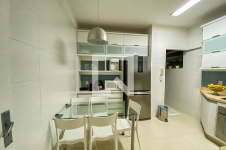 Apartamento para alugar com 297m², 3 quartos e 1 vagaCozinha