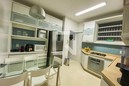 Apartamento para alugar com 297m², 3 quartos e 1 vagaCozinha