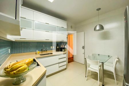 Apartamento para alugar com 297m², 3 quartos e 1 vagaCozinha