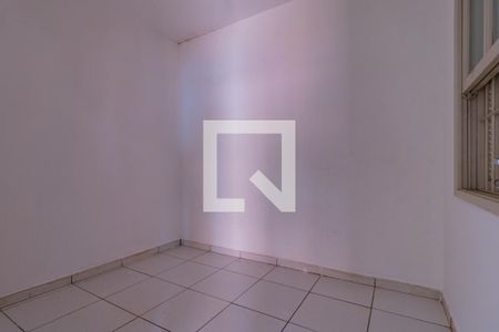 Casa à venda com 550m², 4 quartos e 2 vagasQuarto de Serviço
