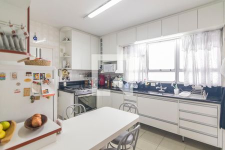 Apartamento à venda com 160m², 4 quartos e 2 vagasCozinha