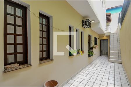 Casa à venda com 255m², 3 quartos e 4 vagasCorredor Lateral 