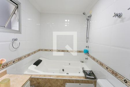 Apartamento à venda com 224m², 4 quartos e 3 vagasBanheiro da Suíte 2