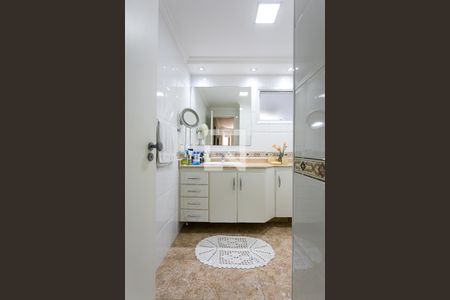 Apartamento à venda com 224m², 4 quartos e 3 vagasBanheiro da Suíte 2