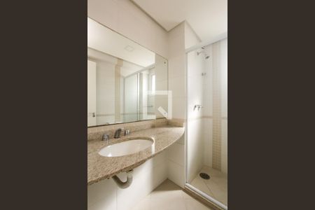 Banheiro de apartamento para alugar com 1 quarto, 40m² em Petrópolis, Porto Alegre