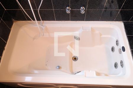 Apartamento à venda com 180m², 3 quartos e 2 vagasSuíte banheiro 