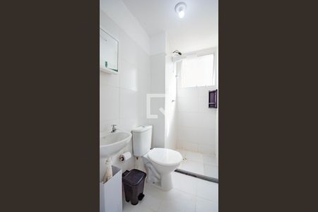 Banheiro de apartamento à venda com 2 quartos, 39m² em Estância Velha, Canoas
