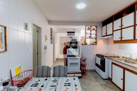 Apartamento à venda com 220m², 3 quartos e 2 vagas Apartamento à venda com 220m², 3 quartos e 2 vagasCozinha