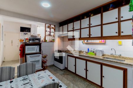 Apartamento à venda com 220m², 3 quartos e 2 vagas Apartamento à venda com 220m², 3 quartos e 2 vagasCozinha