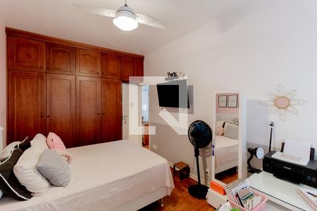 Apartamento à venda com 220m², 3 quartos e 2 vagas Apartamento à venda com 220m², 3 quartos e 2 vagasQuarto 2