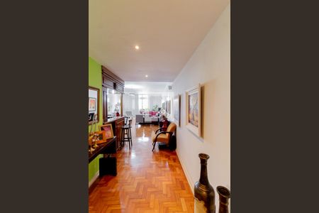 Apartamento à venda com 220m², 3 quartos e 2 vagas Apartamento à venda com 220m², 3 quartos e 2 vagasSala