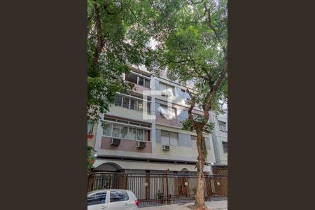 Apartamento à venda com 220m², 3 quartos e 2 vagas Apartamento à venda com 220m², 3 quartos e 2 vagasFachada