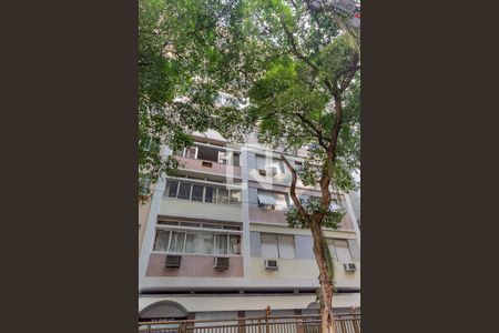 Apartamento à venda com 220m², 3 quartos e 2 vagas Apartamento à venda com 220m², 3 quartos e 2 vagasFachada