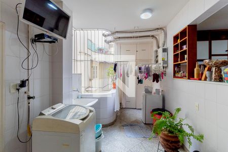 Apartamento à venda com 220m², 3 quartos e 2 vagas Apartamento à venda com 220m², 3 quartos e 2 vagasÁrea de Serviço