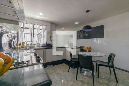 Apartamento à venda com 510m², 5 quartos e 4 vagas Apartamento à venda com 510m², 5 quartos e 4 vagasCozinha