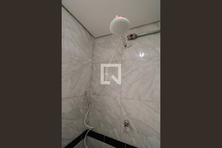 Banheiro de kitnet/studio para alugar com 1 quarto, 15m² em Jardim das Vertentes, São Paulo