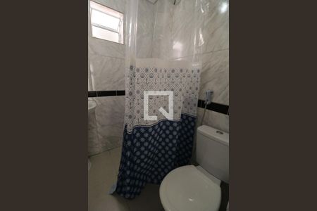 Banheiro de kitnet/studio para alugar com 1 quarto, 15m² em Jardim das Vertentes, São Paulo