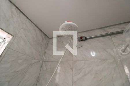 Banheiro de kitnet/studio para alugar com 1 quarto, 15m² em Jardim das Vertentes, São Paulo