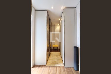 Apartamento à venda com 227m², 4 quartos e 4 vagasCloset da suíte 1