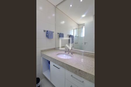 Apartamento à venda com 227m², 4 quartos e 4 vagasBanheiro da Suíte 4