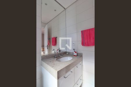 Apartamento à venda com 227m², 4 quartos e 4 vagasBanheiro da Suíte 2