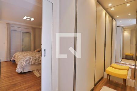 Apartamento à venda com 227m², 4 quartos e 4 vagasCloset da suíte 1