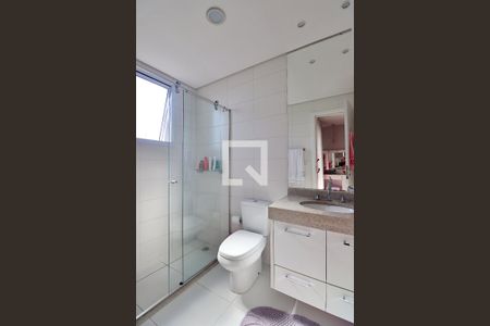 Apartamento à venda com 227m², 4 quartos e 4 vagasBanheiro da Suíte 2