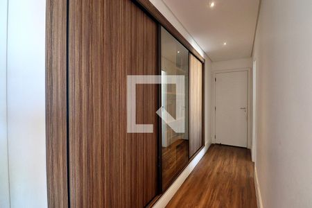 Apartamento à venda com 227m², 4 quartos e 4 vagasCorredor - Armário