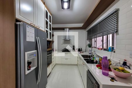 Casa à venda com 200m², 3 quartos e 3 vagas Casa à venda com 200m², 3 quartos e 3 vagasCozinha