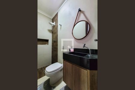 Casa à venda com 200m², 3 quartos e 3 vagas Casa à venda com 200m², 3 quartos e 3 vagasBanheiro de serviço