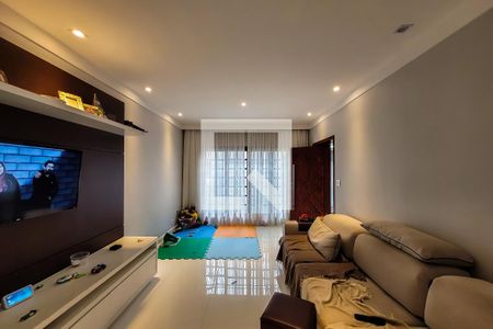 sala de estar de casa à venda com 3 quartos, 200m² em Cambuci, São Paulo