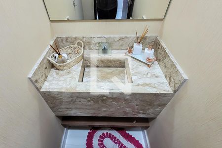 Casa à venda com 200m², 3 quartos e 3 vagas Casa à venda com 200m², 3 quartos e 3 vagasLavabo