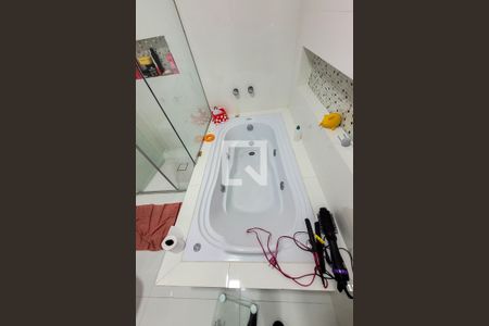 Casa à venda com 200m², 3 quartos e 3 vagas Casa à venda com 200m², 3 quartos e 3 vagasBanheiro Quarto 3 - Suíte