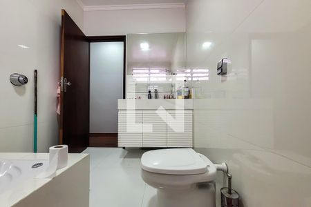 Casa à venda com 200m², 3 quartos e 3 vagas Casa à venda com 200m², 3 quartos e 3 vagasBanheiro Quarto 3 - Suíte