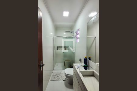 Casa à venda com 200m², 3 quartos e 3 vagas Casa à venda com 200m², 3 quartos e 3 vagasBanheiro Social