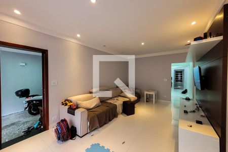 sala de estar de casa à venda com 3 quartos, 200m² em Cambuci, São Paulo