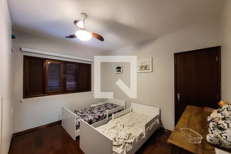 Casa à venda com 200m², 3 quartos e 3 vagas Casa à venda com 200m², 3 quartos e 3 vagasQuarto 1