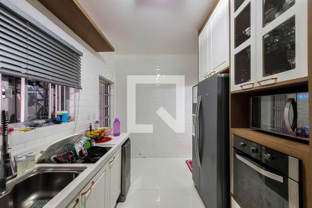 Casa à venda com 200m², 3 quartos e 3 vagas Casa à venda com 200m², 3 quartos e 3 vagasCozinha