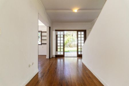 Entrada de casa para alugar com 4 quartos, 350m² em Pacaembu, São Paulo
