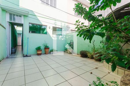 Casa à venda com 130m², 4 quartos e 2 vagasQuintal