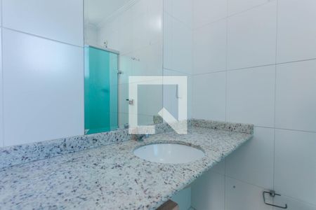 Casa à venda com 130m², 4 quartos e 2 vagasBanheiro Suite 2