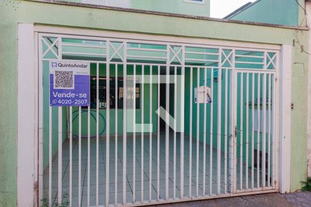 Casa à venda com 130m², 4 quartos e 2 vagasFachada