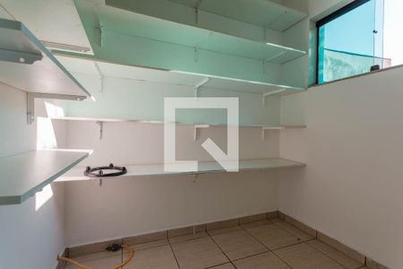 Casa à venda com 130m², 4 quartos e 2 vagasDispensa