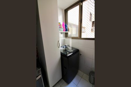 Apartamento à venda com 107m², 3 quartos e 2 vagas Apartamento à venda com 107m², 3 quartos e 2 vagasÁrea de Serviço