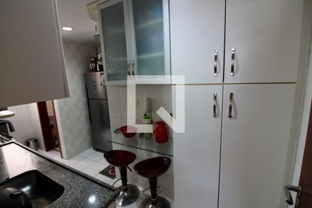 Apartamento à venda com 107m², 3 quartos e 2 vagas Apartamento à venda com 107m², 3 quartos e 2 vagasCozinha