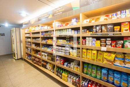 Apartamento à venda com 206m², 3 quartos e 3 vagasMini Mercado