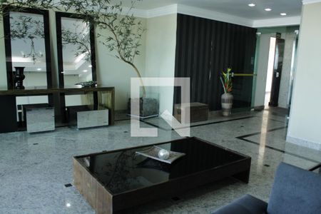 Apartamento para alugar com 202m², 3 quartos e 1 vagaHall social